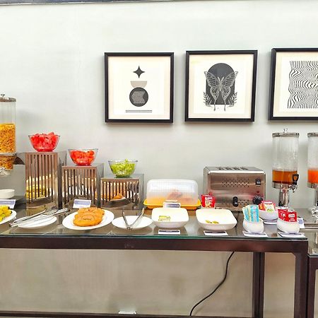 Olive Hotel Indiranagar 100Ft Road By Embassy Group バンガロール エクステリア 写真