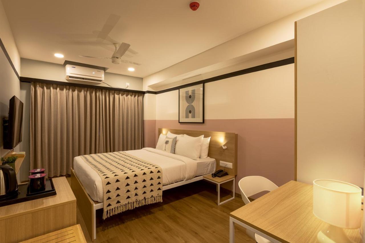 Olive Hotel Indiranagar 100Ft Road By Embassy Group バンガロール エクステリア 写真