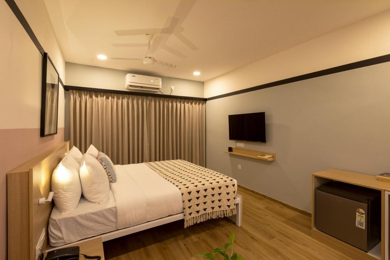Olive Hotel Indiranagar 100Ft Road By Embassy Group バンガロール エクステリア 写真