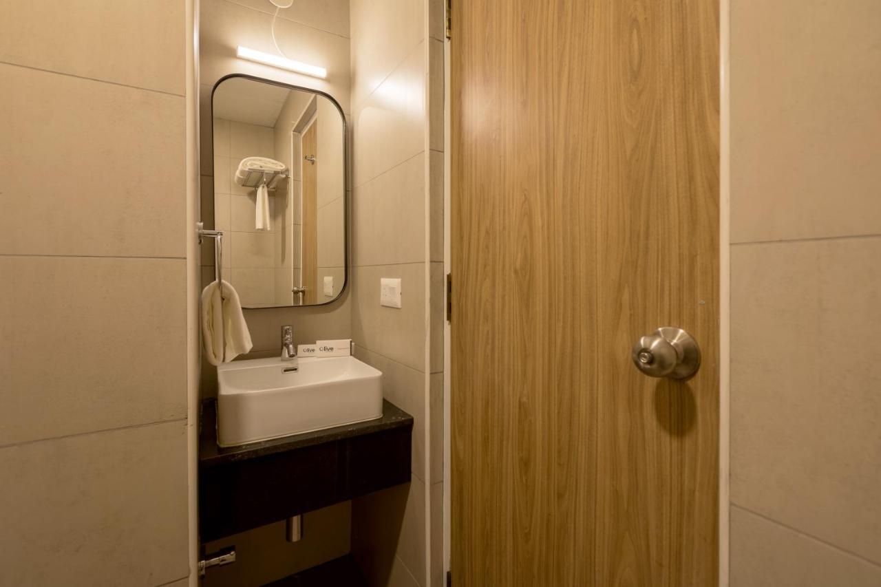 Olive Hotel Indiranagar 100Ft Road By Embassy Group バンガロール エクステリア 写真