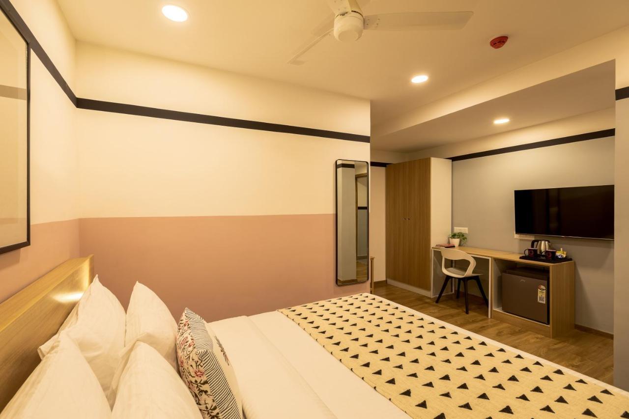 Olive Hotel Indiranagar 100Ft Road By Embassy Group バンガロール エクステリア 写真