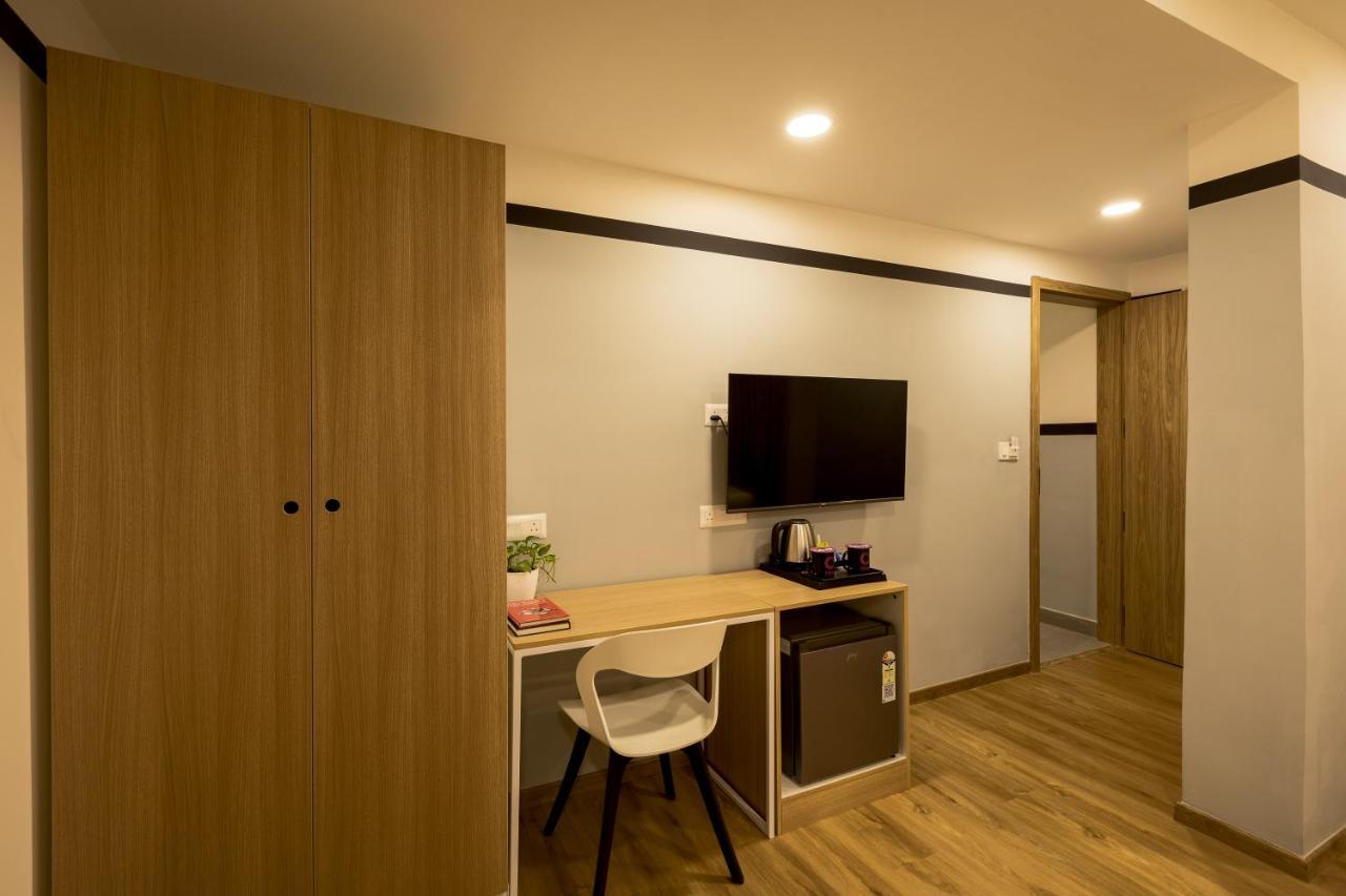 Olive Hotel Indiranagar 100Ft Road By Embassy Group バンガロール エクステリア 写真