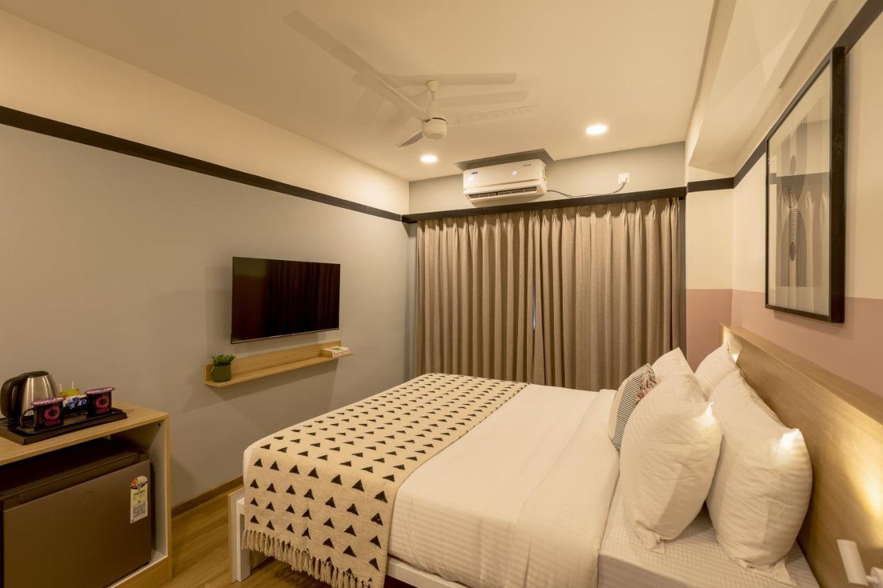 Olive Hotel Indiranagar 100Ft Road By Embassy Group バンガロール エクステリア 写真