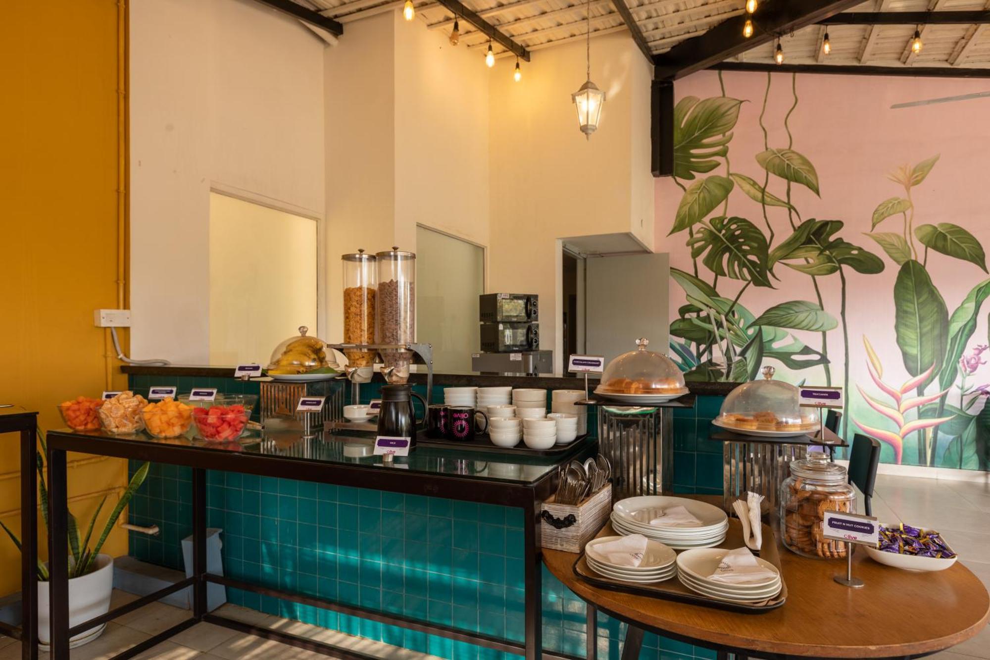 Olive Hotel Indiranagar 100Ft Road By Embassy Group バンガロール エクステリア 写真