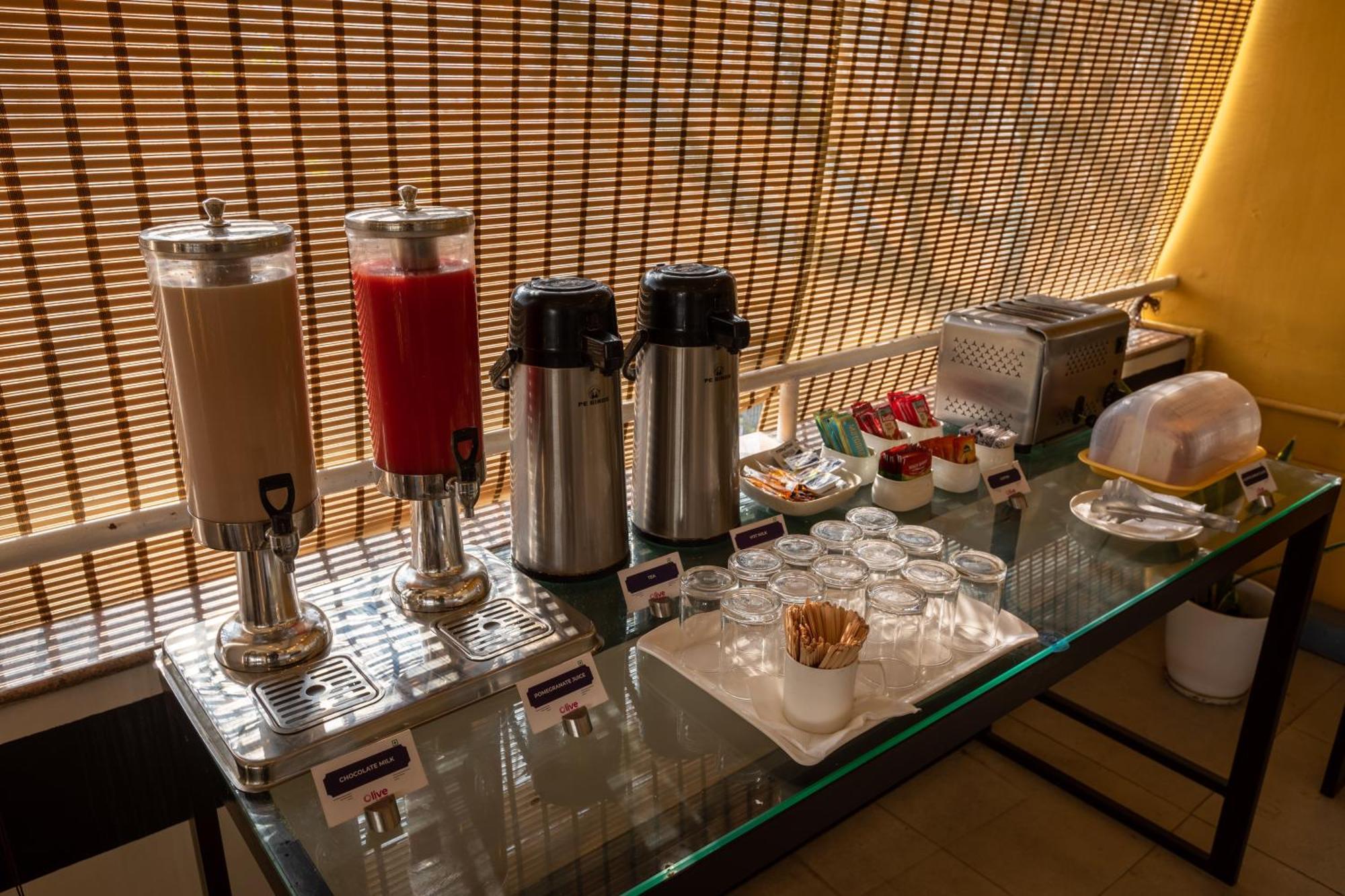 Olive Hotel Indiranagar 100Ft Road By Embassy Group バンガロール エクステリア 写真