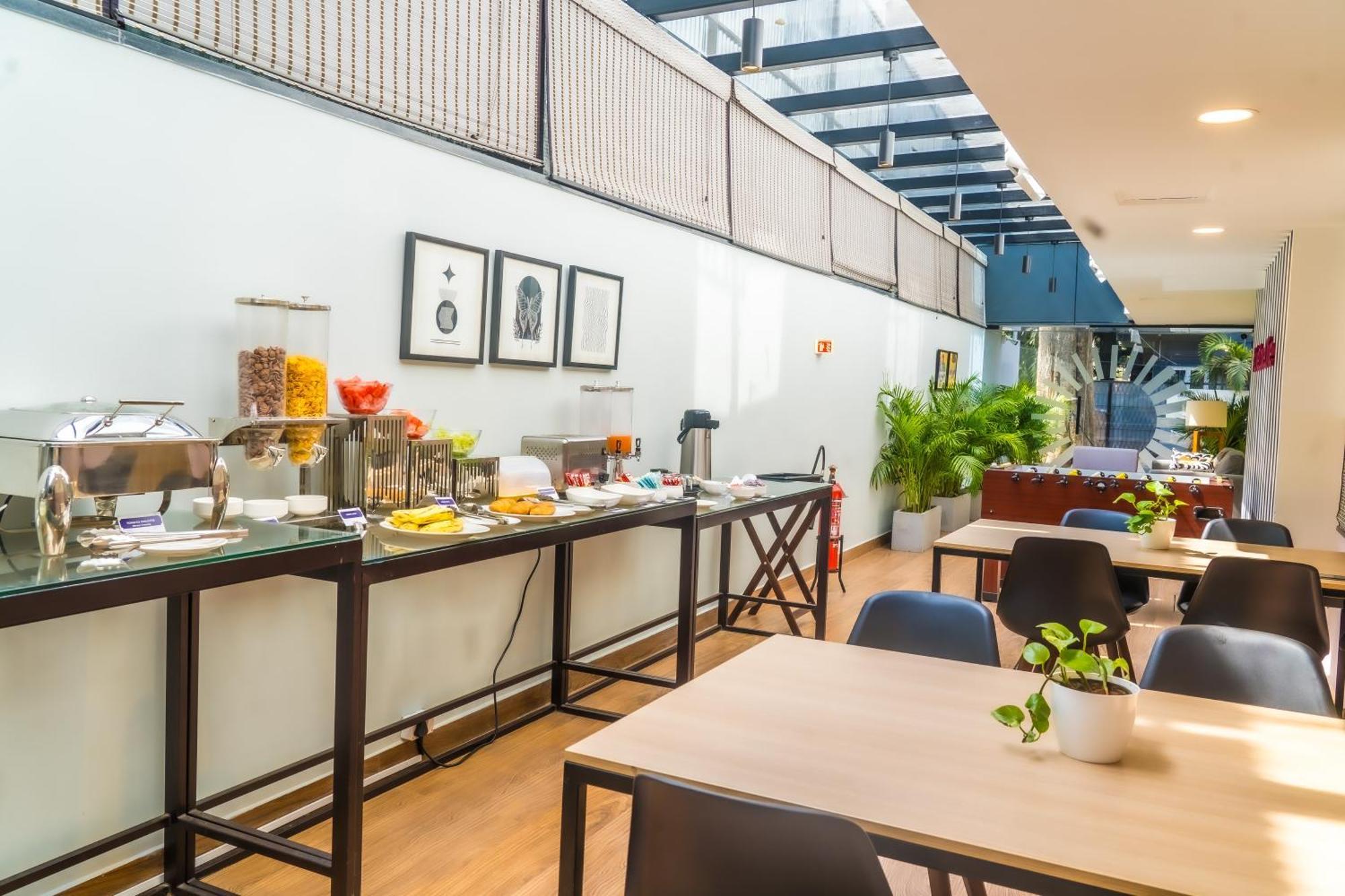 Olive Hotel Indiranagar 100Ft Road By Embassy Group バンガロール エクステリア 写真